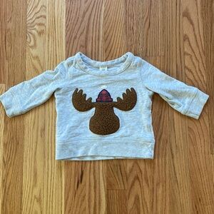 Gap Christmas Reindeer sweatshirt 6-9 months.